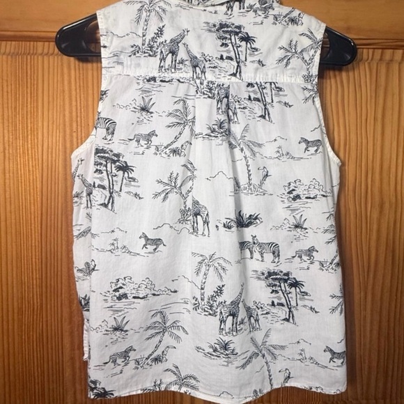 Banana Republic Safari Print Sleeveless Collard Button-Up Top Giraffe sz Small - Picture 4 of 7